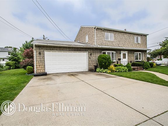 3rd image of 785 Connie Ln