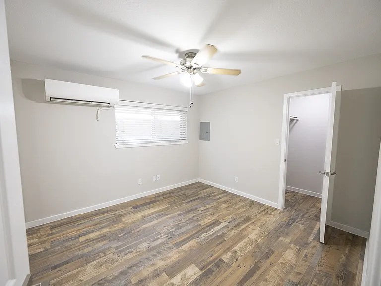 220 West Alabama Apartments — Photo 20