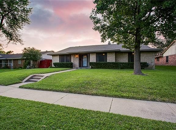 3rd image of 2401 Lovell Dr