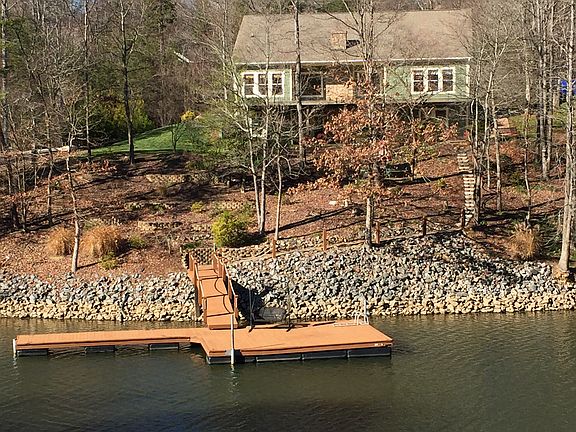 3rd image of 8435 Marina Ln