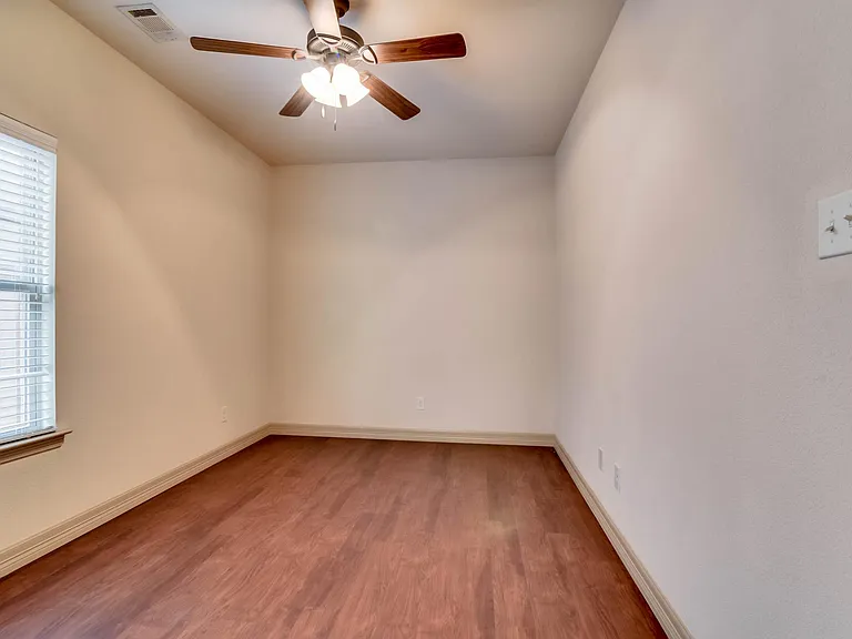2816 Forest Park Blvd — Photo 15