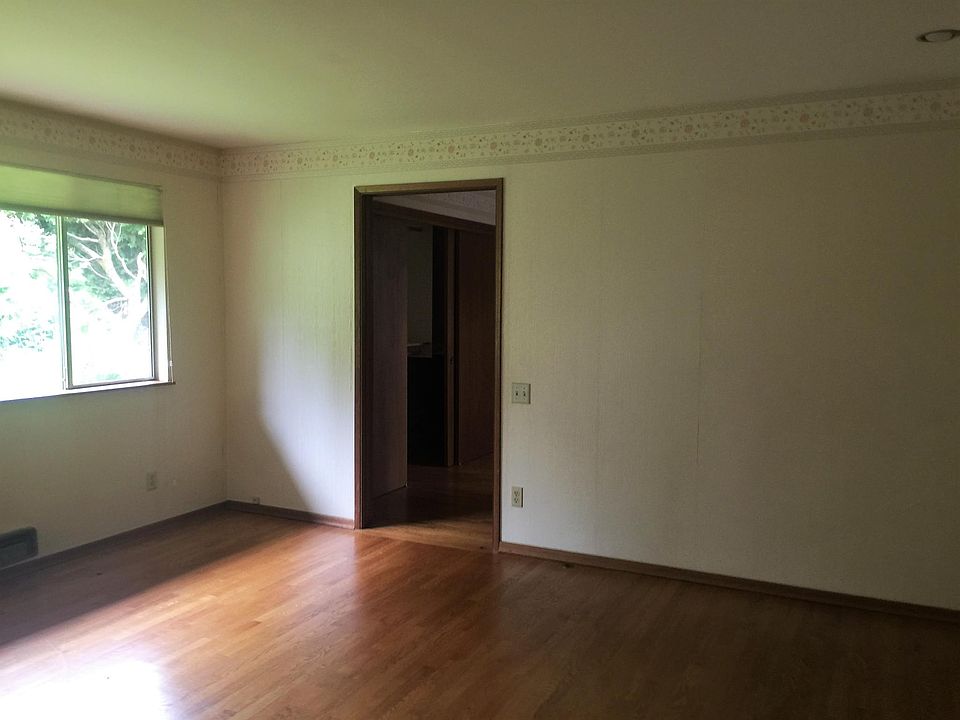 1st image of 1630 92nd Ave NE