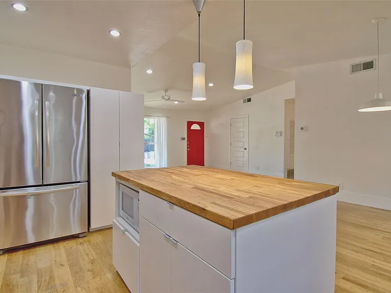 2604 Sherwood Ln — Photo 8