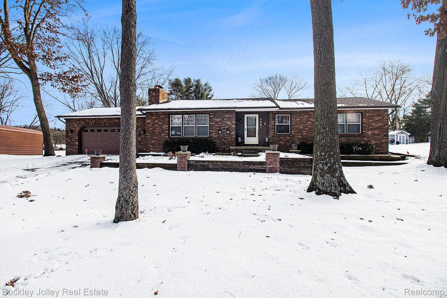2961 Russell Dr photo 1