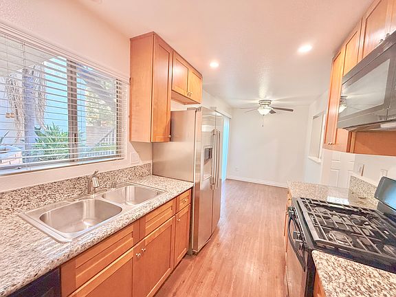 4th image of 309 15th St APT 1