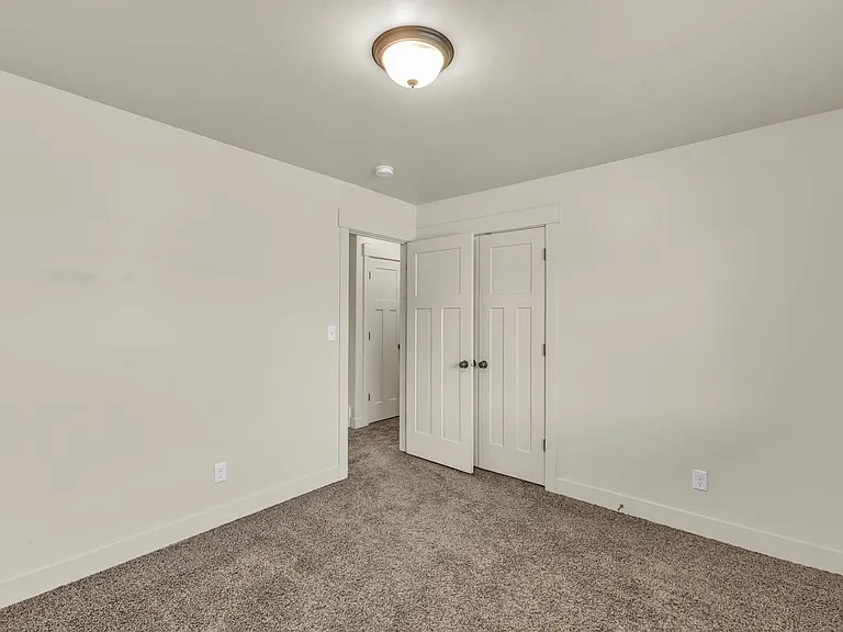 109 S 1125 W — Photo 15