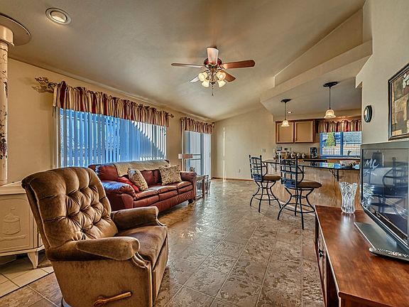 4th image of 16658 Augusta Ln