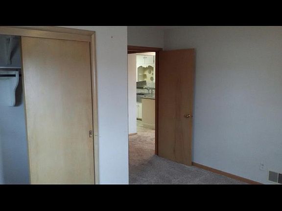 4th image of 4518 S 48th St