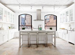 121-121 Beach St #803, Boston, MA 02111