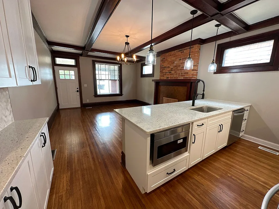 1948 Summit St
