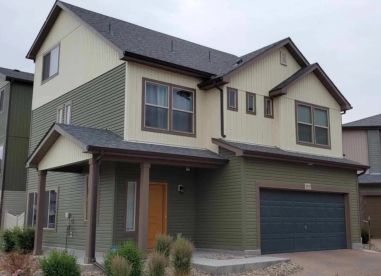 3 bed, 2.5 bath, 1900 sqft, $3,000 — Photo 1