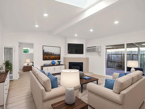 4th image of 1618 Clay Street
