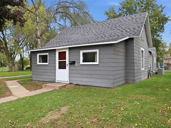 237 10th Avenue, Eau Claire, WI 54703