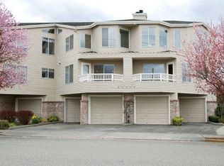 610 Daley St APT F, Edmonds, WA 98020