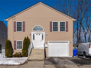 1 Owen Ave, Pawtucket, RI 02860