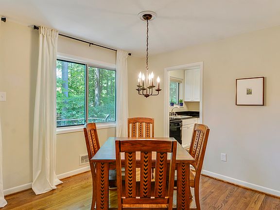 5th image of 10530 Montrose Ave #10530