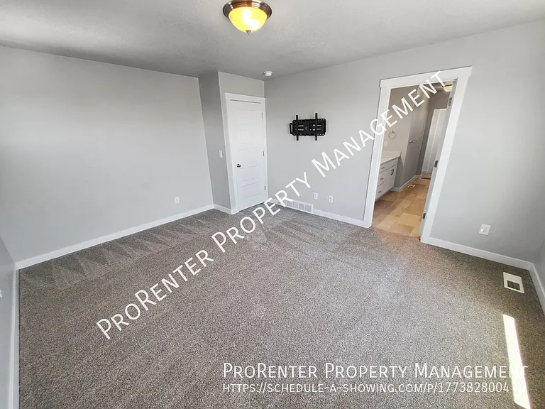 1509 W 450 S — Photo 17