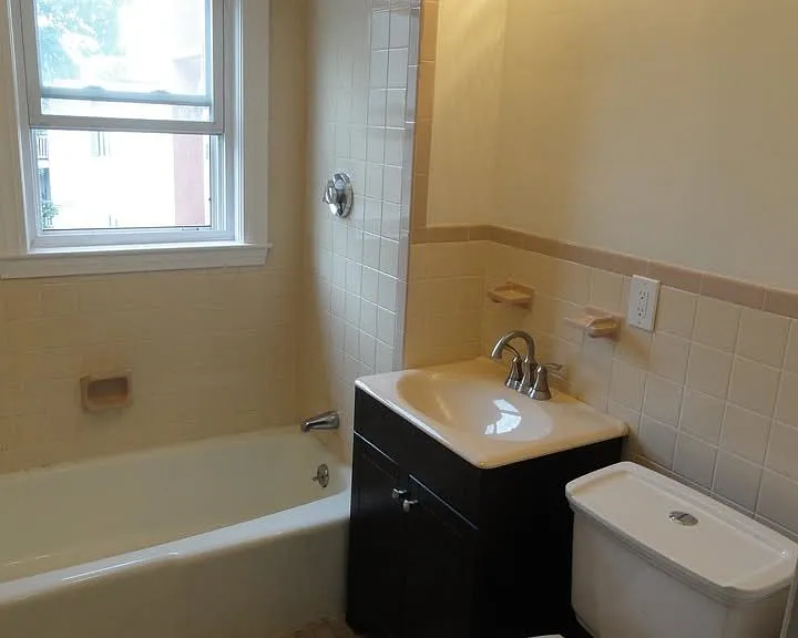 26 Bond St #1 — Photo 3