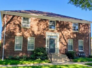 2675 N 69th St APT 4, Wauwatosa, WI 53213