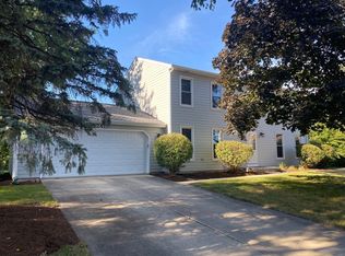 2425 Waupaca Ct, Naperville, IL 60564