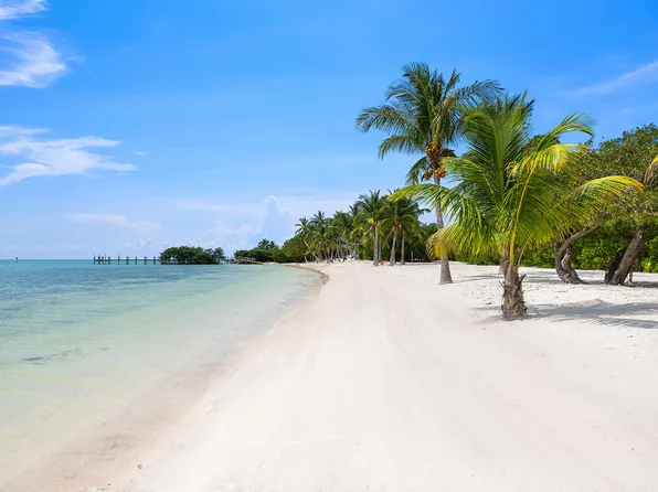 141 Cortez Dr, Lower Matecumbe Key, FL 33036