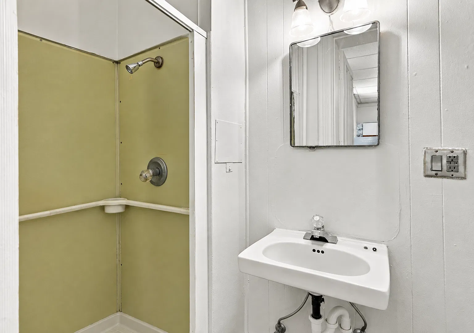 211-213 Locust St — Photo 4