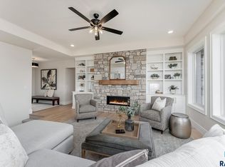 2404 S Galena Ct, Sioux Falls, SD 57110