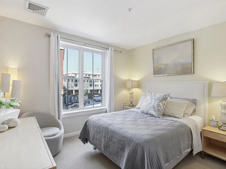 The Residences at Portwalk Place — Photo 9