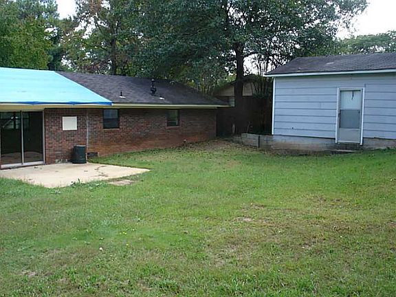 2nd image of 2786 Hyde Park Dr