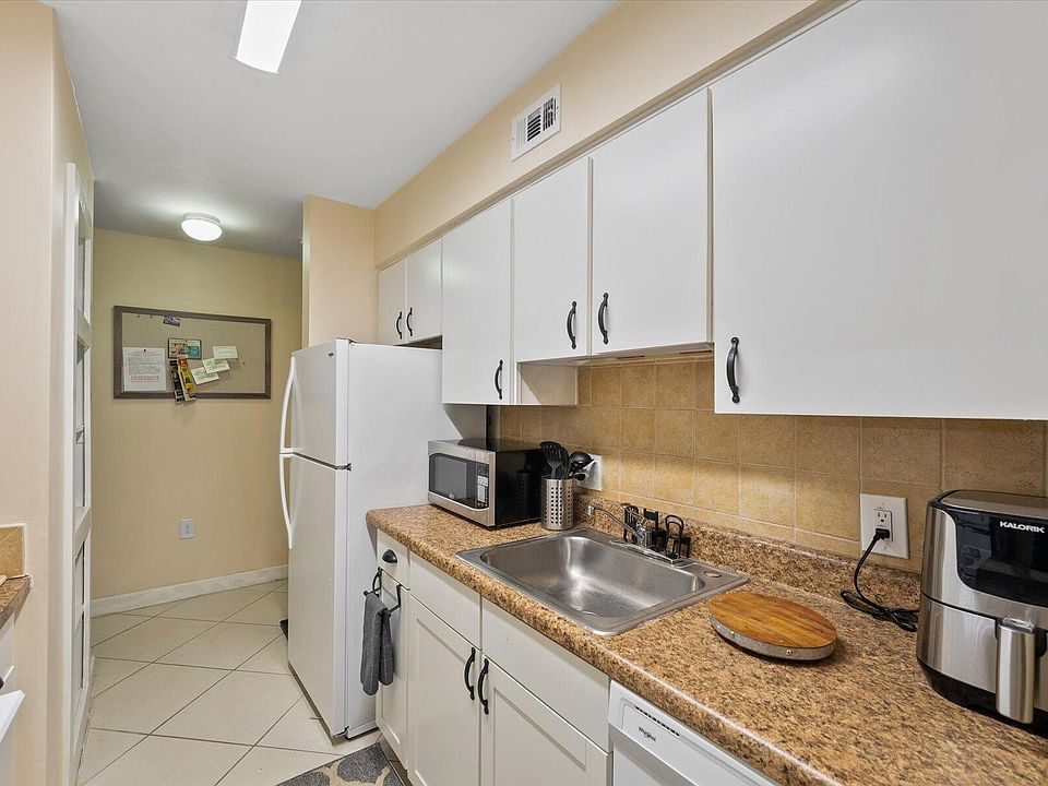 Boynton Landings Condominiums Apartment Rentals Boynton Beach, FL