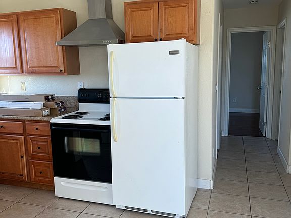 4th image of 1441 Van Buren Ave #B