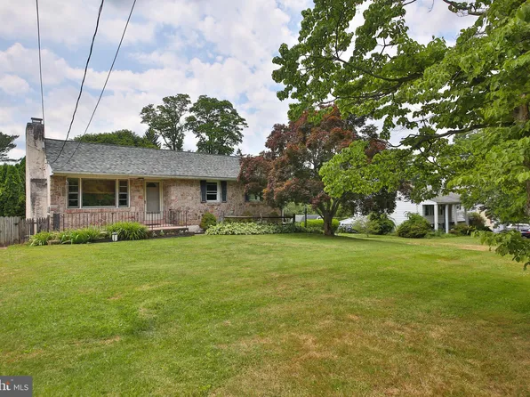 1125 Laurelwood Rd, Pottstown, PA 19465