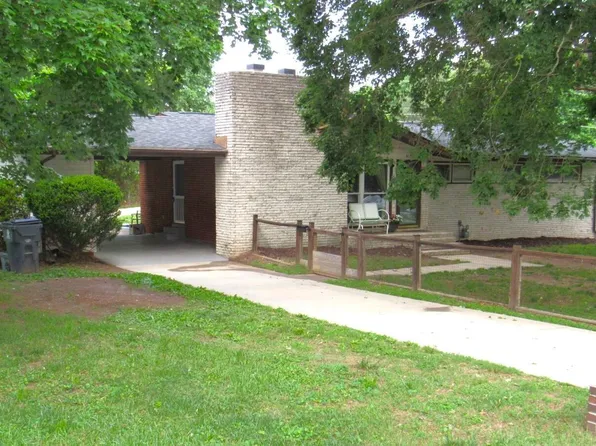 415 N Cheatham St, Franklinton, NC 27525