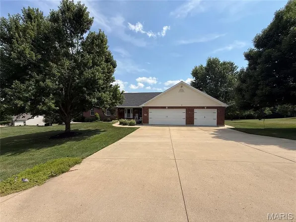 208 Pennant Dr, Washington, MO 63090