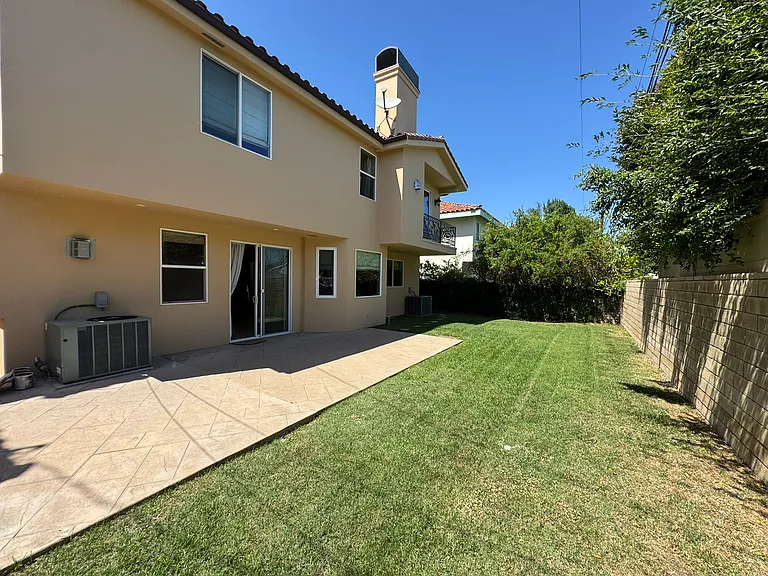 4960 Chimineas Ave — Photo 22