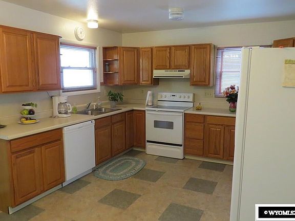 3rd image of 842 Northpointe Dr