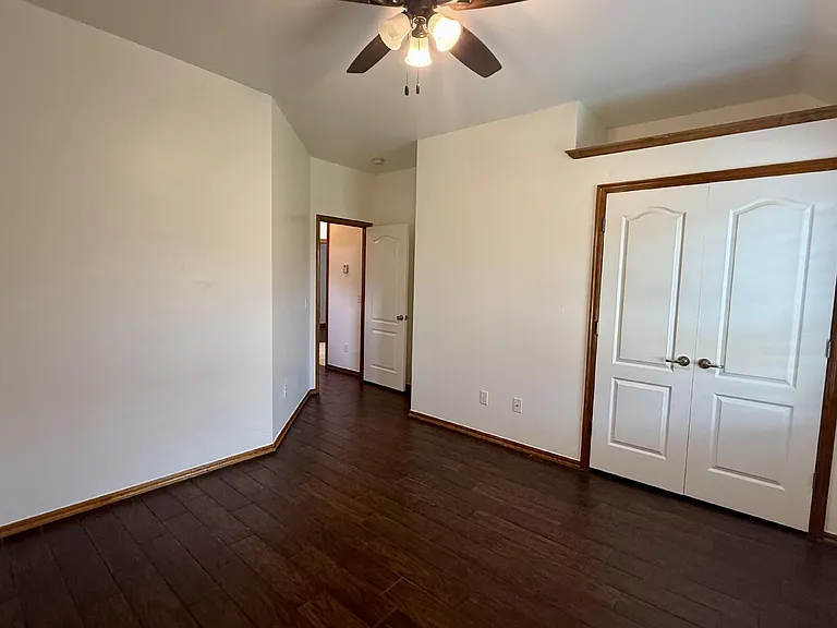 2620 SE 8th St — Photo 10