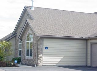 176 Sandover Dr, Aurora, OH 44202
