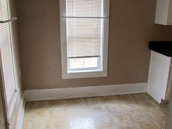 Kitchen - Table Area