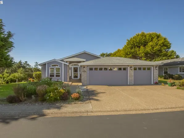 1260 SW Sailfish Loop, Waldport, OR 97394