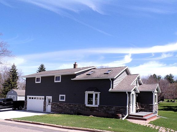 3rd image of 118 N CROCKER AVENUE