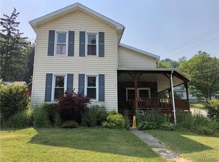 35 Oak St, Warsaw, NY 14569