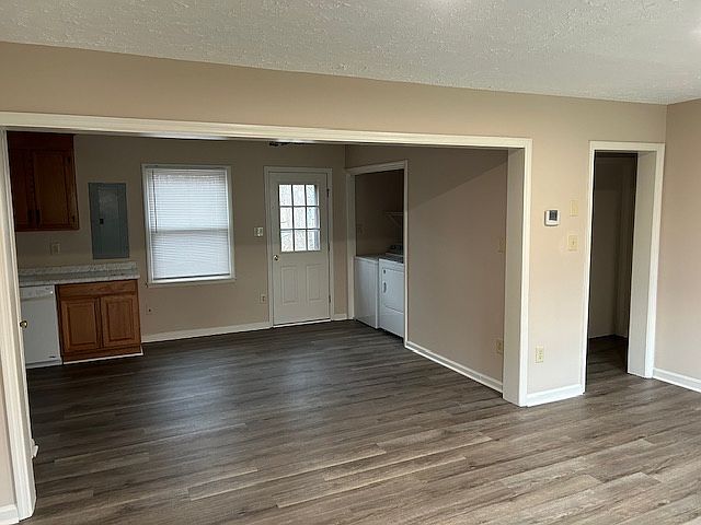 2nd image of 167 Dogwood St