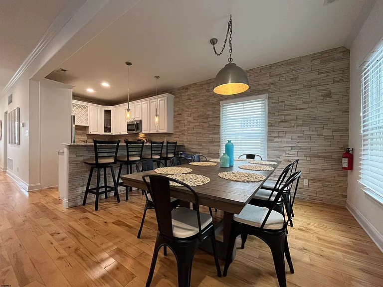 107 N Douglas Ave — Photo 15