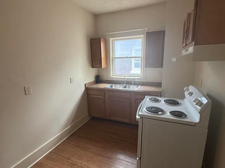 2 Eutropia Ct — Photo 2