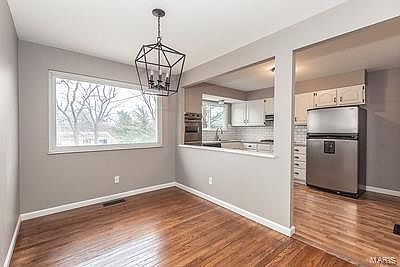4th image of 2366 Wesglen Estates Dr