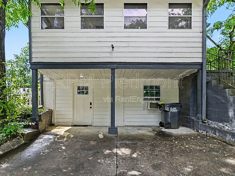 3181 Church St #C — Photo 2