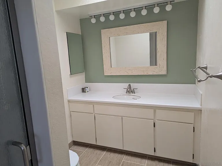 41 Montsalas Dr — Photo 6