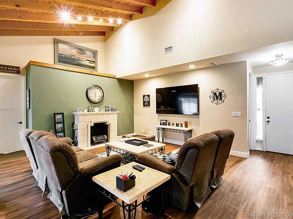 5th image of 8172 Royal Palm Ct #7