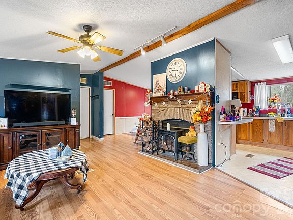 5th image of 157 Broad Meadow Dr